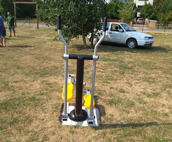 Aktuality / Nové fitness stroje v našom parku