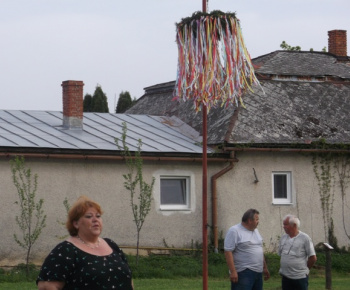 Aktuality / Stavanie mája
