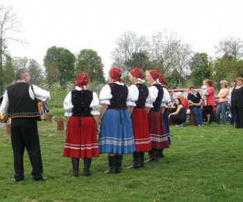 Aktuality / Stavanie mája