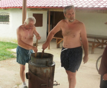 Stavanie mája 2015